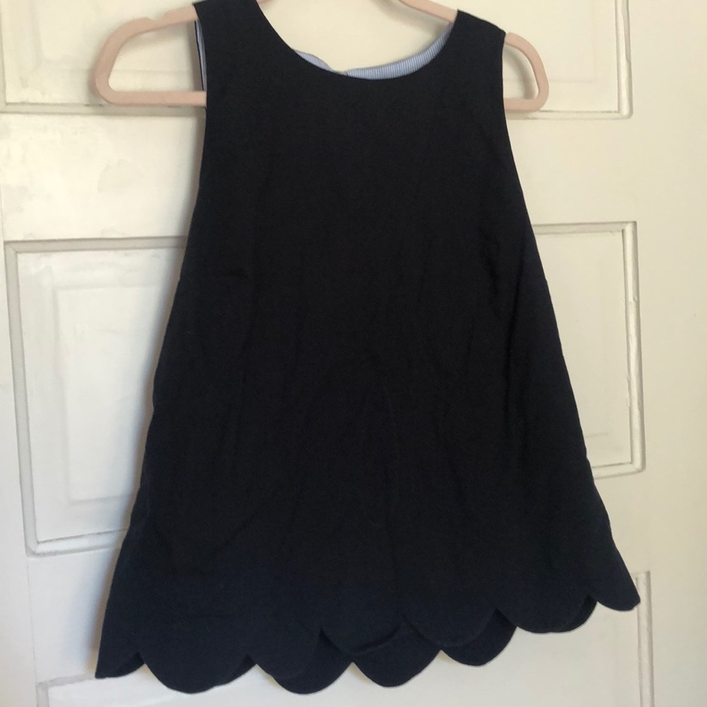 Vineyard Vines black scalloped top!